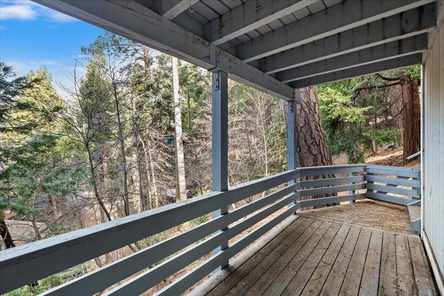 810 Oakmont Lane, Lake Arrowhead, CA 92352