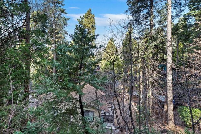 810 Oakmont Lane, Lake Arrowhead, CA 92352