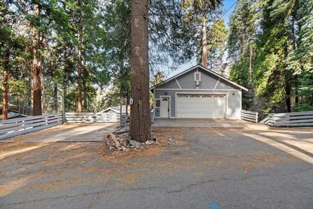 810 Oakmont Lane, Lake Arrowhead, CA 92352