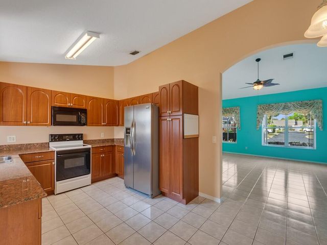 352 NW Tuscany Way, Port St. Lucie, Port St Lucie, FL 34986