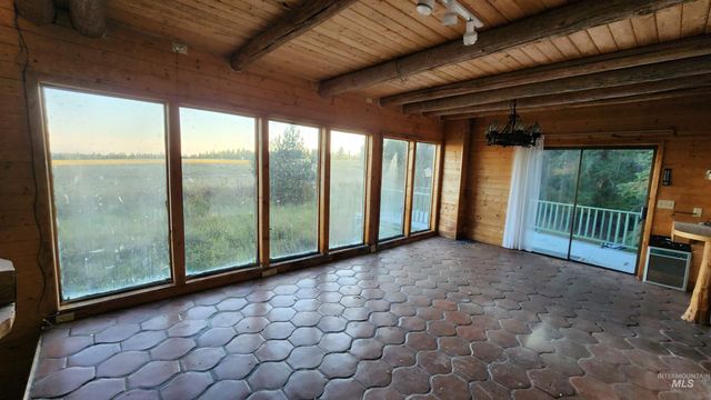 1200 White Pine Flats Rd, Troy, ID 83871