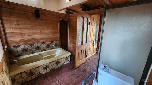 1200 White Pine Flats Rd, Troy, ID 83871