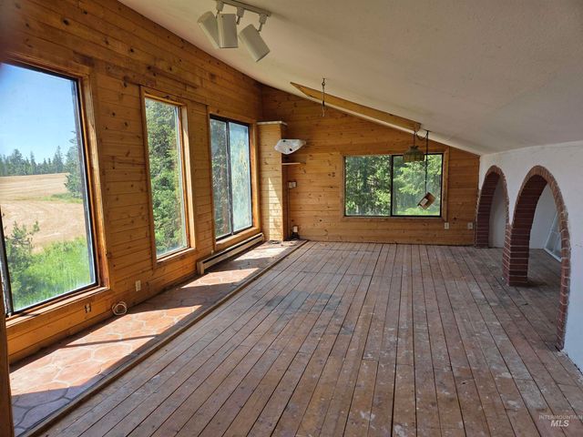 1200 White Pine Flats Rd, Troy, ID 83871