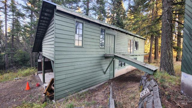 1200 White Pine Flats Rd, Troy, ID 83871