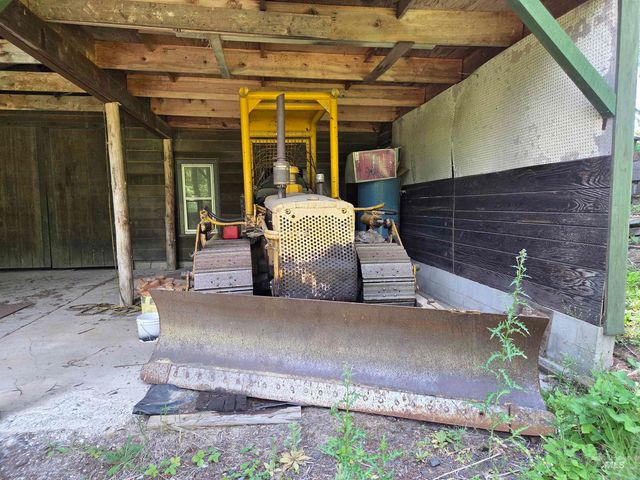 1200 White Pine Flats Rd, Troy, ID 83871