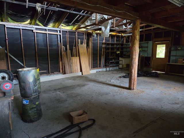 1200 White Pine Flats Rd, Troy, ID 83871
