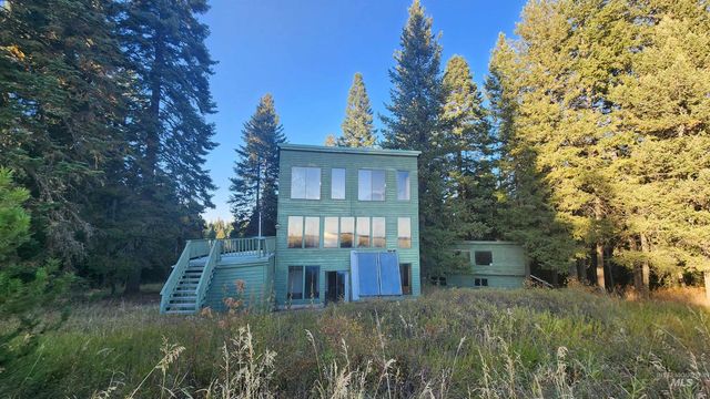 1200 White Pine Flats Rd, Troy, ID 83871