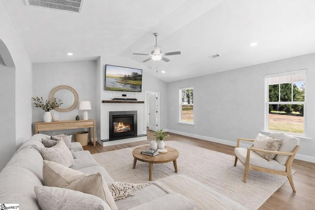 405 Pearle Brook Lane, Taylors, SC 29687