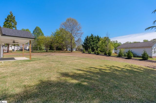 405 Pearle Brook Lane, Taylors, SC 29687
