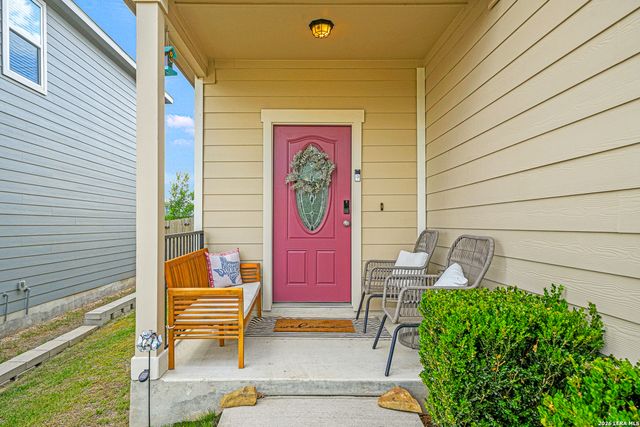 4909 HALLIES GDN, St Hedwig, TX 78152