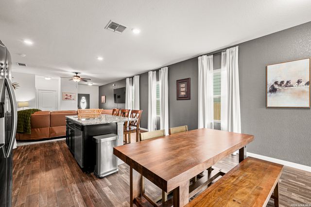 4909 HALLIES GDN, St Hedwig, TX 78152