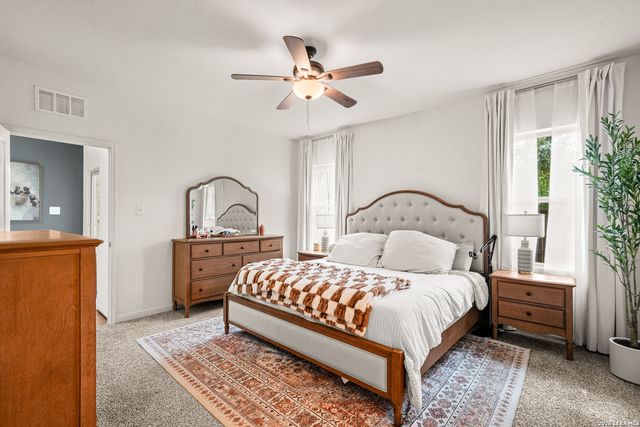 4909 HALLIES GDN, St Hedwig, TX 78152