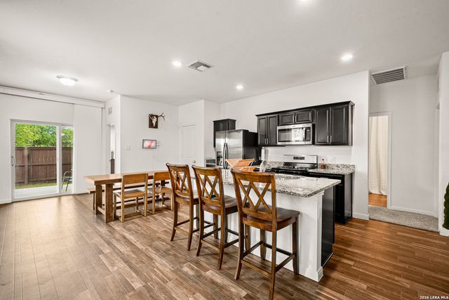 4909 HALLIES GDN, St Hedwig, TX 78152