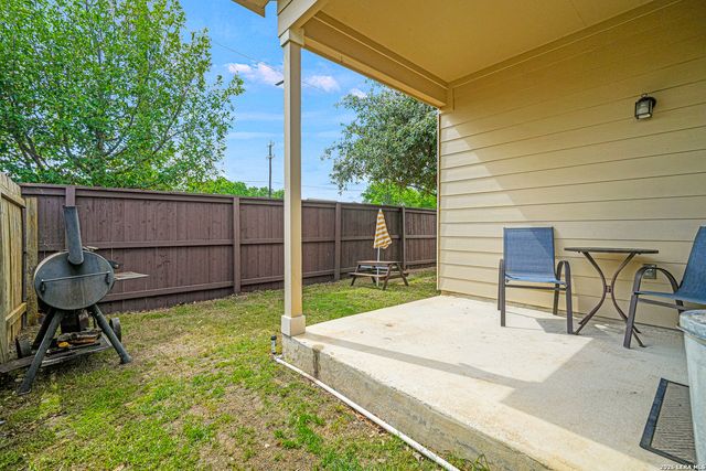 4909 HALLIES GDN, St Hedwig, TX 78152