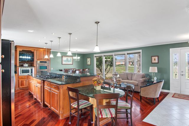 211 Forrest Lawn Dr, Mount Juliet, TN 37122