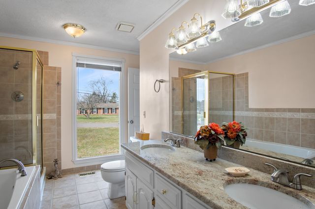 211 Forrest Lawn Dr, Mount Juliet, TN 37122