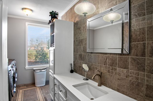 211 Forrest Lawn Dr, Mount Juliet, TN 37122