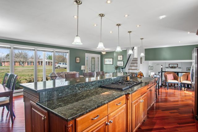 211 Forrest Lawn Dr, Mount Juliet, TN 37122