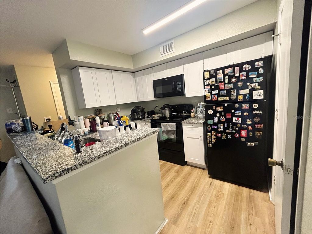 Image 7 of property listing at 7350 WESTPOINTE BOULEVARD 216, Orlando, FL 32835