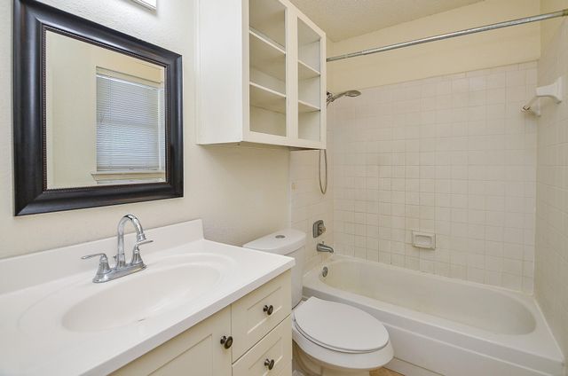 12300 Brookglade Circle 139, Houston, TX 77099