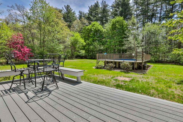 21 St Laurent Drive, Hudson, NH 03051