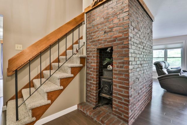 21 St Laurent Drive, Hudson, NH 03051