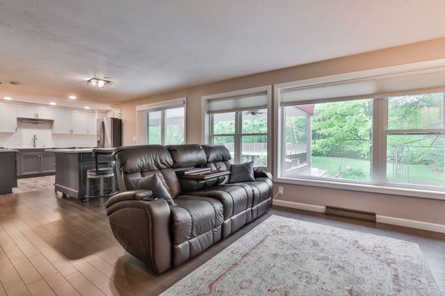 21 St Laurent Drive, Hudson, NH 03051