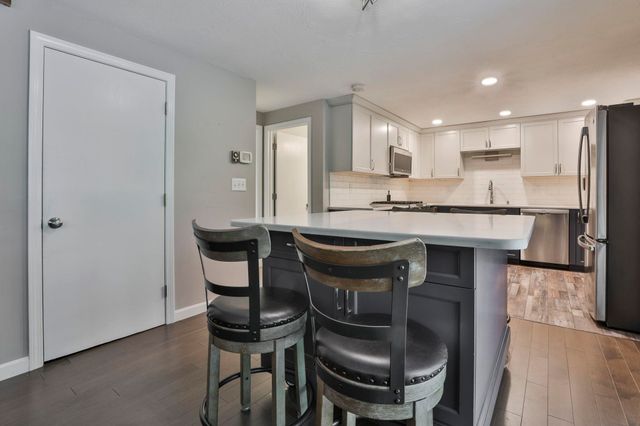21 St Laurent Drive, Hudson, NH 03051