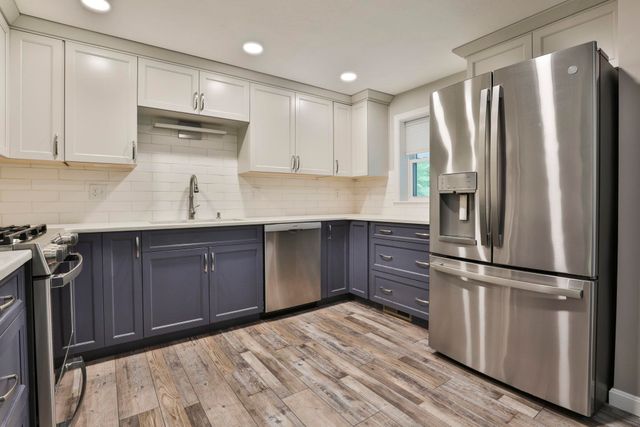 21 St Laurent Drive, Hudson, NH 03051