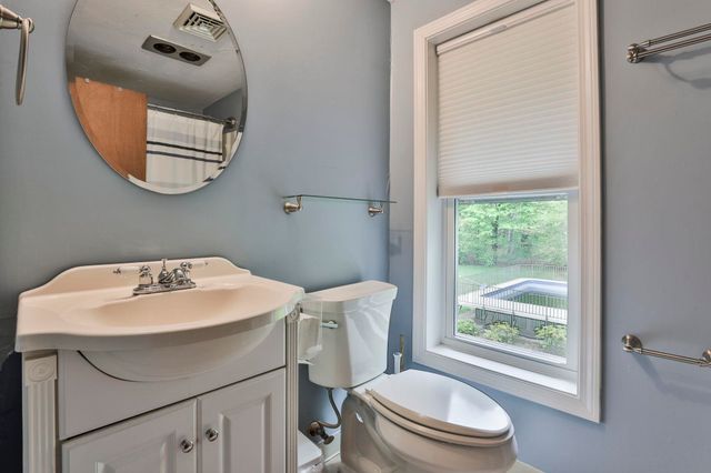 21 St Laurent Drive, Hudson, NH 03051