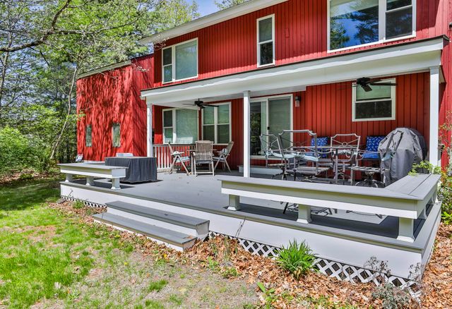 21 St Laurent Drive, Hudson, NH 03051