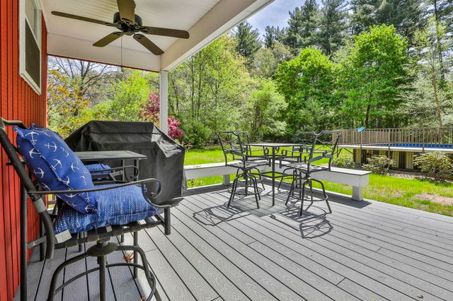 21 St Laurent Drive, Hudson, NH 03051
