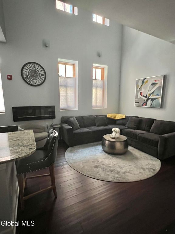5 Spring Street APT 101, Saratoga Springs, NY 12866