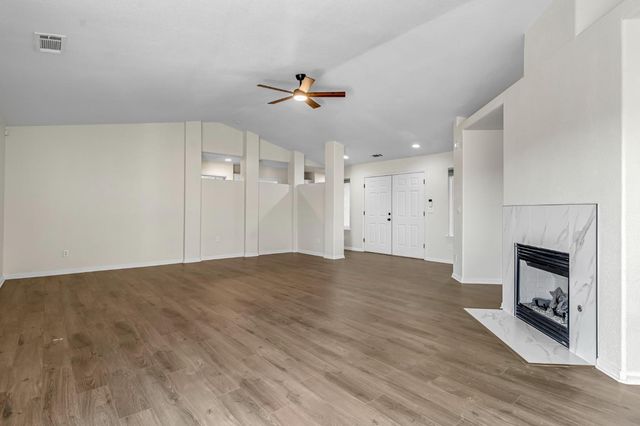 5222 N Contessa Avenue, Fresno, CA 93723