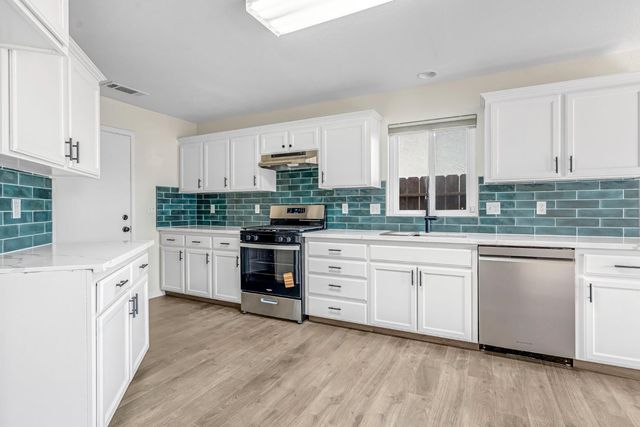 5222 N Contessa Avenue, Fresno, CA 93723