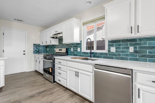 5222 N Contessa Avenue, Fresno, CA 93723