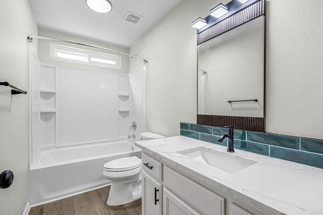 5222 N Contessa Avenue, Fresno, CA 93723