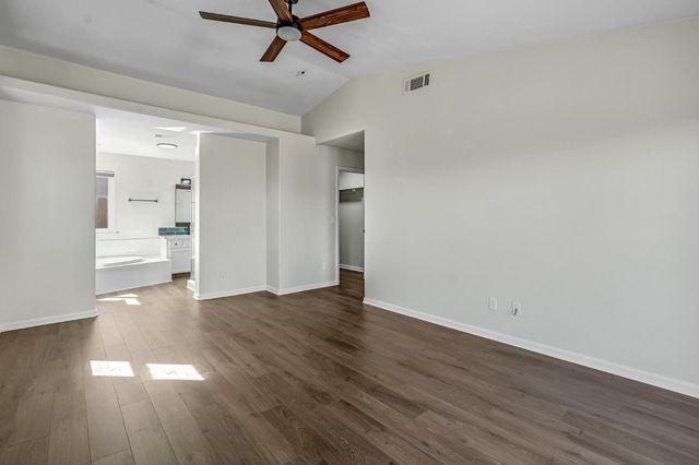 5222 N Contessa Avenue, Fresno, CA 93723