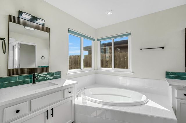 5222 N Contessa Avenue, Fresno, CA 93723