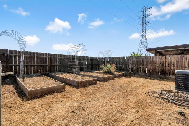 5222 N Contessa Avenue, Fresno, CA 93723