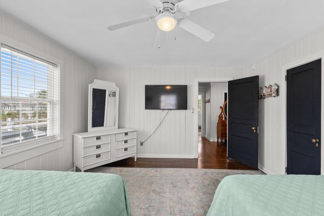 668 S Waccamaw Dr., Murrells Inlet, SC 29576