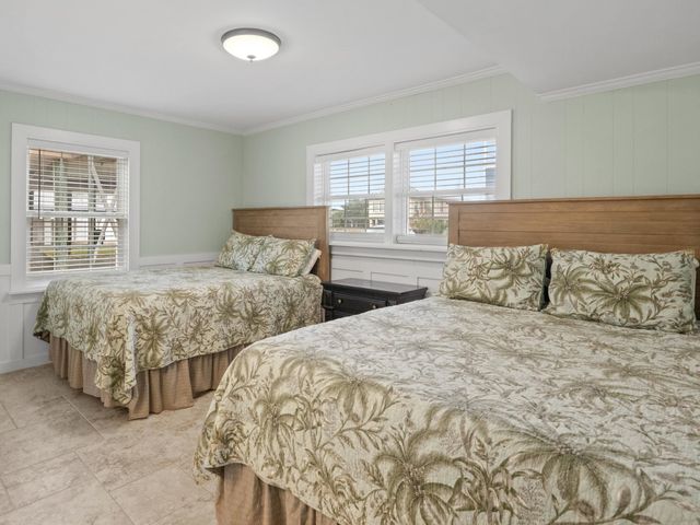 668 S Waccamaw Dr., Murrells Inlet, SC 29576