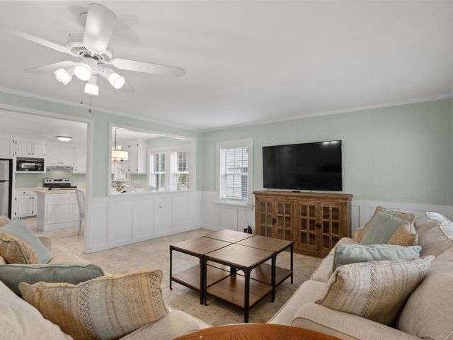 668 S Waccamaw Dr., Murrells Inlet, SC 29576