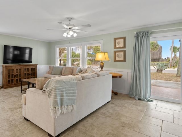 668 S Waccamaw Dr., Murrells Inlet, SC 29576