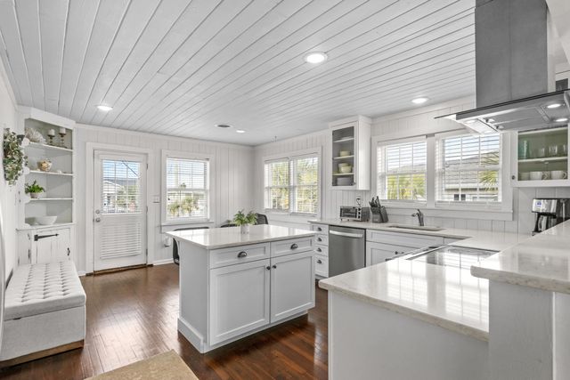 668 S Waccamaw Dr., Murrells Inlet, SC 29576