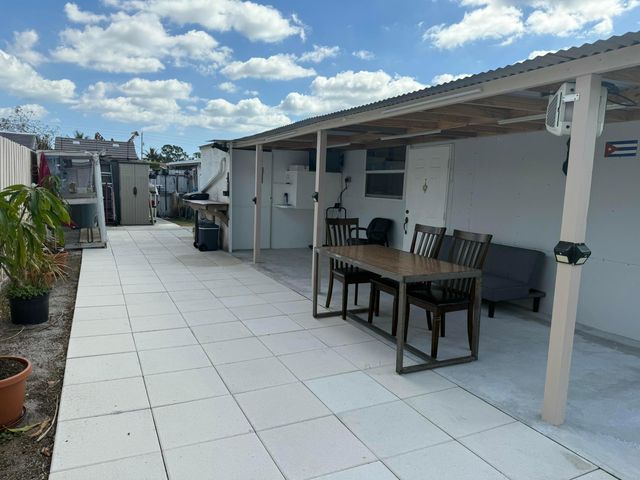 5053 El Claro Circle, West Palm Beach, FL 33415