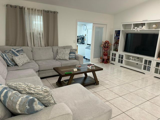 5053 El Claro Circle, West Palm Beach, FL 33415