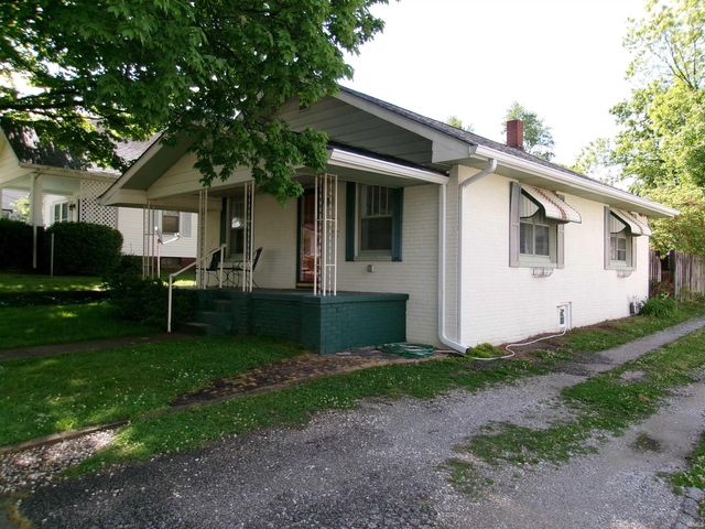 131 E Mechanic Street, Bloomfield, IN 47424