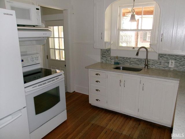 131 E Mechanic Street, Bloomfield, IN 47424