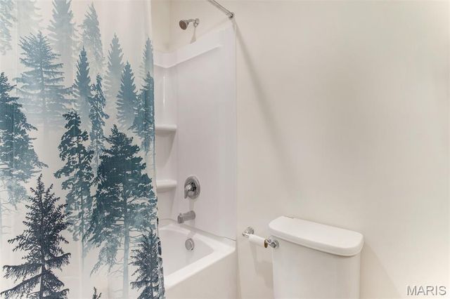 1560 Winding Meadows Drive, Fenton, MO 63026